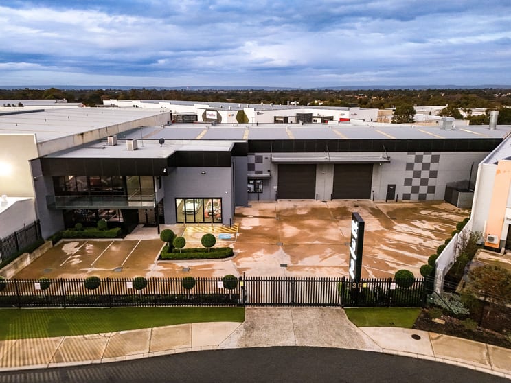 Click to view all images 38 Sphinx Way Bibra Lake WA 6163 - Image 1