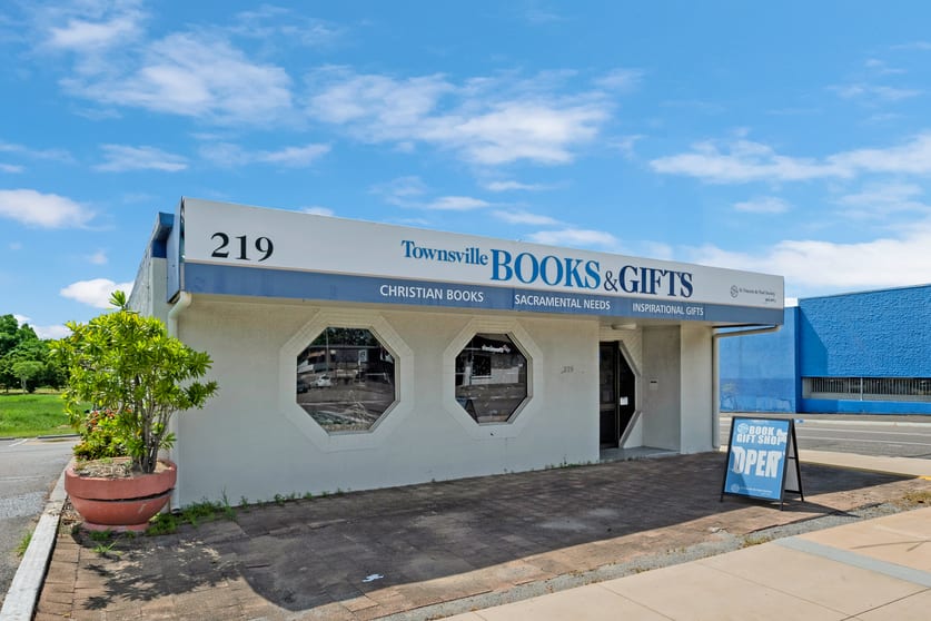 Click to view all images 219 Charters Towers Road Mysterton QLD 4812 - Image 2