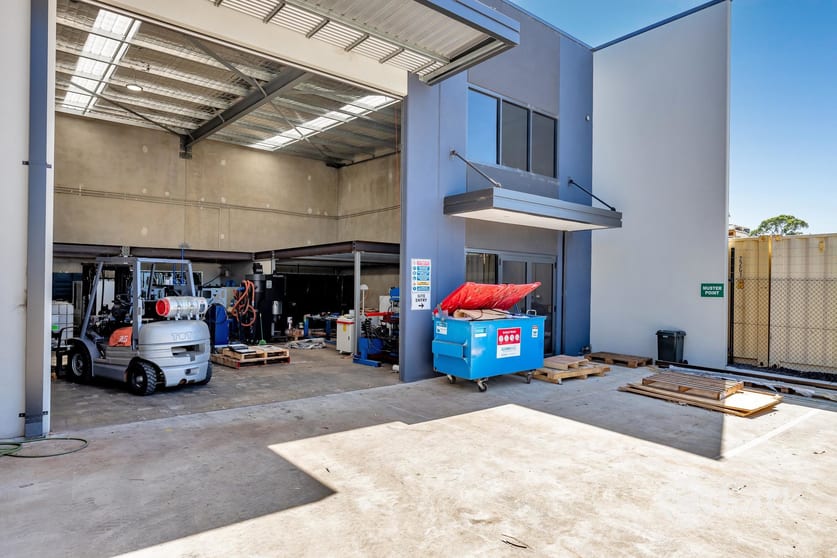 Click to view all images 4/17 Whittle Road Rockingham WA 6168 - Image 2