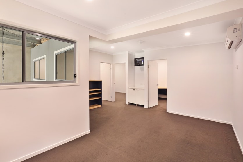 Click to view all images 3/28-30 Geo Hawkins Crescent Corbould Park QLD 4551 - Image 3