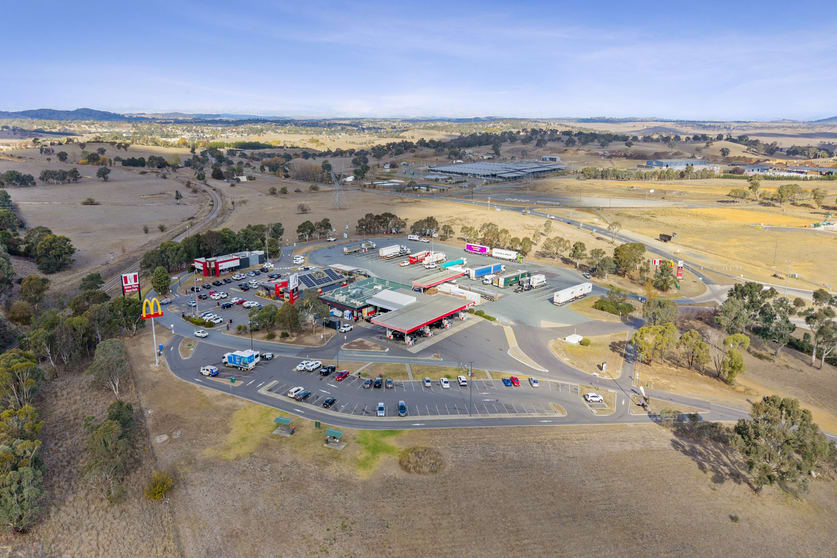 Click to view all images 2 Industrial Close Yass NSW 2582 - Image 2
