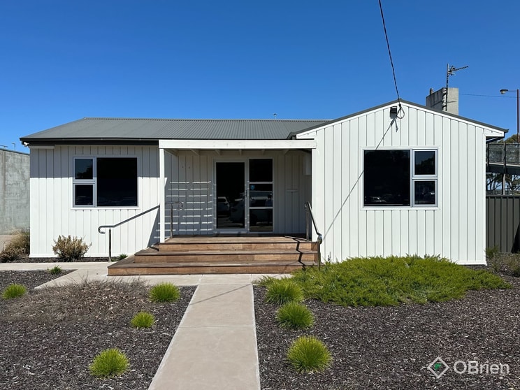 Click to view all images 131 MacLeod Street Bairnsdale VIC 3875 - Image 1