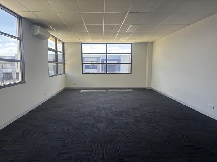 Click to view all images 1/39 Robbins Circuit Williamstown North VIC 3016 - Image 3