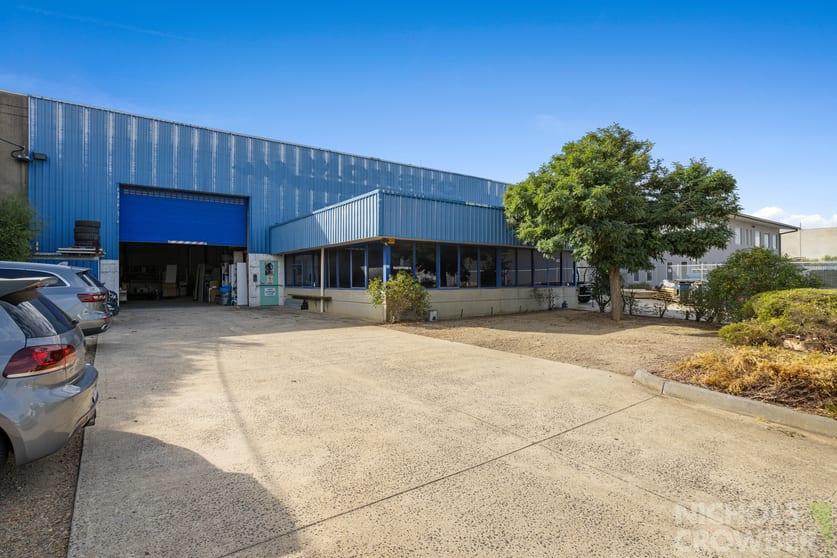Click to view all images 49 Keppler Circuit Seaford VIC 3198 - Image 3