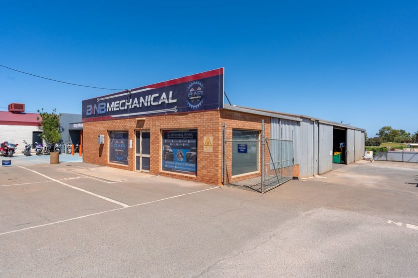 Click to view all images 218 Boulder Road South Kalgoorlie WA 6430 - Image 1