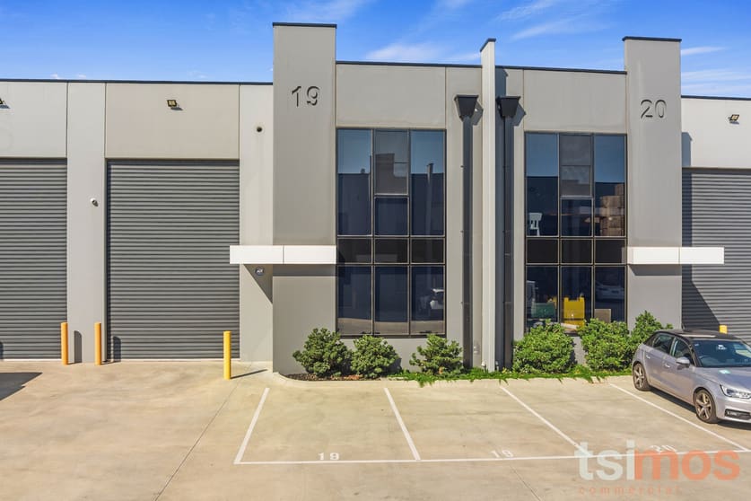 Click to view all images 19/210 Boundary Road Braeside VIC 3195 - Image 2