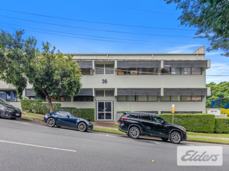 Click to view all images 10/36 Finchley Street Milton QLD 4064 - Image 3