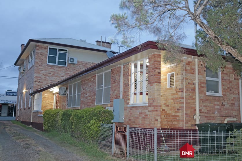 Click to view all images 51 Lyons Street Mundubbera QLD 4626 - Image 1