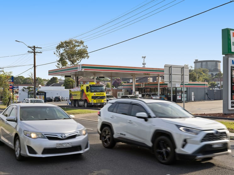 Click to view all images 91 Canarys Road Roselands NSW 2196 - Image 3