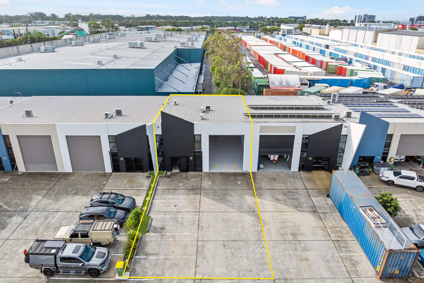 Click to view all images 15/38 Kendor Street Arundel QLD 4214 - Image 2
