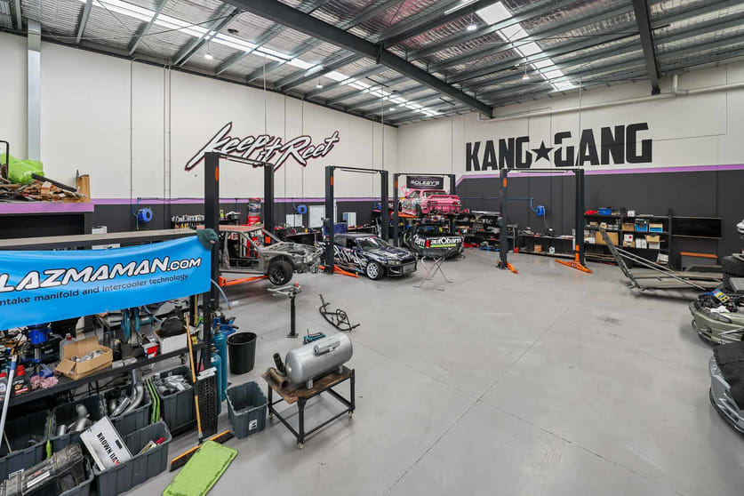 Click to view all images 2/428 Mount Dandenong Road Kilsyth VIC 3137 - Image 2