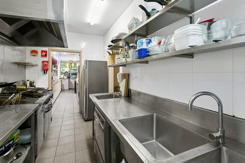 Click to view all images 31/6 Jubilee Avenue Warriewood NSW 2102 - Image 3