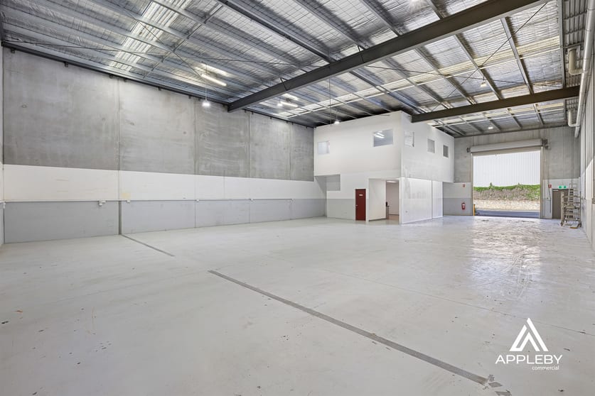 Click to view all images 4/25 STUD RD Bayswater VIC 3153 - Image 2