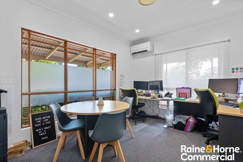 Click to view all images 1/6 Main Steet Samford Village QLD 4520 - Image 2