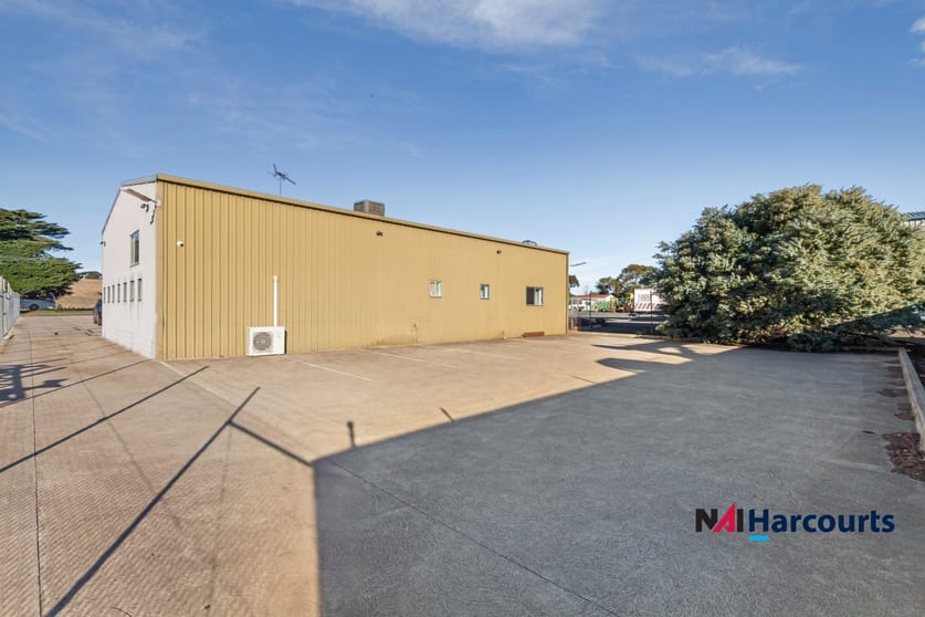 Click to view all images 115 Northern Highway Kilmore VIC 3764 - Image 3