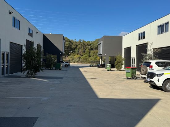 Click to view all images U11 / 11 Ring St Neerabup WA 6031 - Image 3