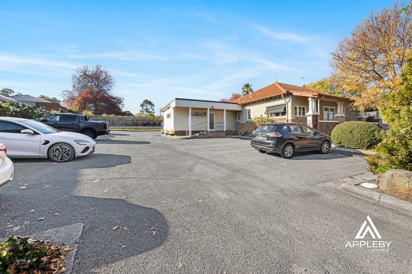 Click to view all images 313-315 Mt Dandenong Road Croydon VIC 3136 - Image 3