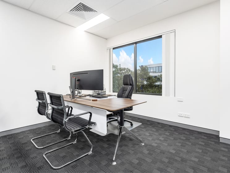Click to view all images 4.10/5 Celebration Drive Bella Vista NSW 2153 - Image 3