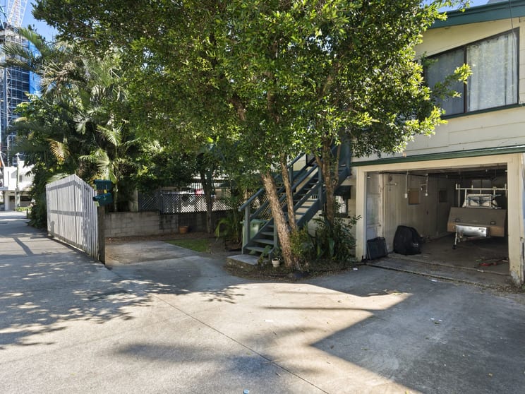 Click to view all images 239-241 Boundary Street Coolangatta QLD 4225 - Image 3
