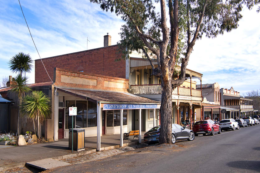 Click to view all images 70-72 Mostyn Street Castlemaine VIC 3450 - Image 1
