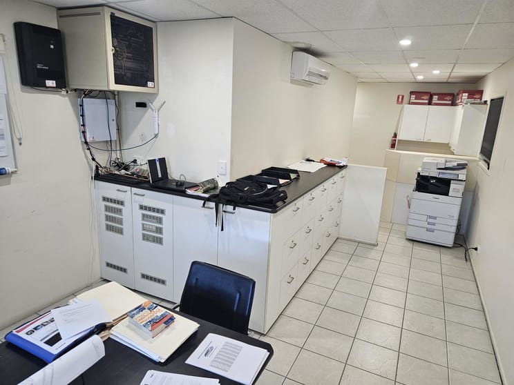 21-22/23-25 Skyreach Street Caboolture QLD 4510 - Image 2