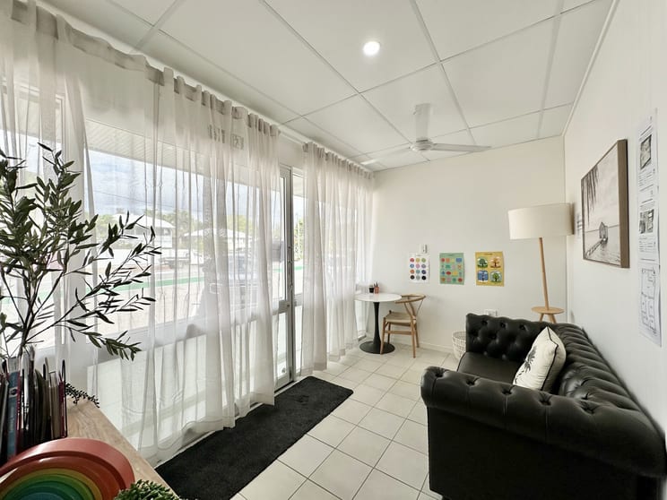 Click to view all images Unit 4/147 Boundary Street Railway Estate QLD 4810 - Image 3