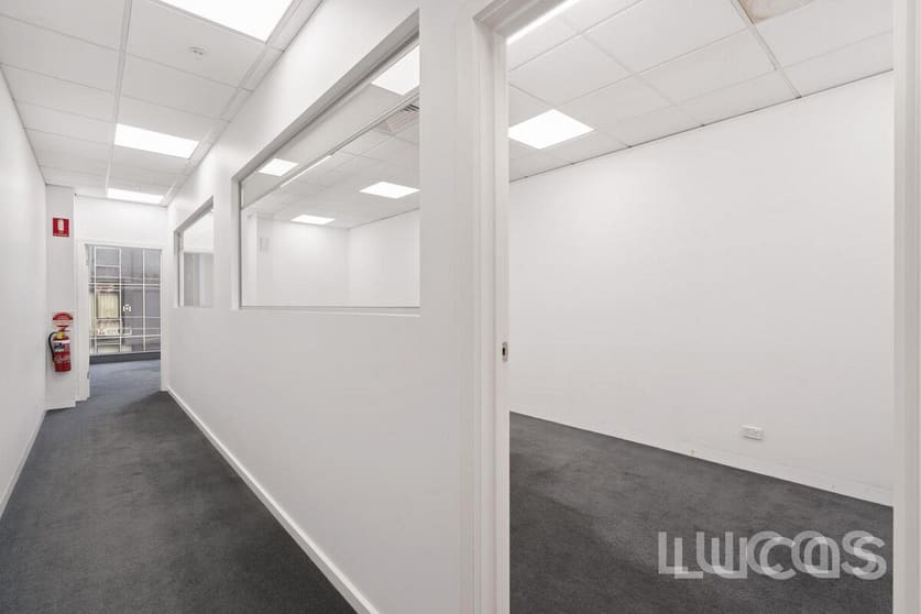 Click to view all images 1325/401 Docklands Drive Docklands VIC 3008 - Image 3