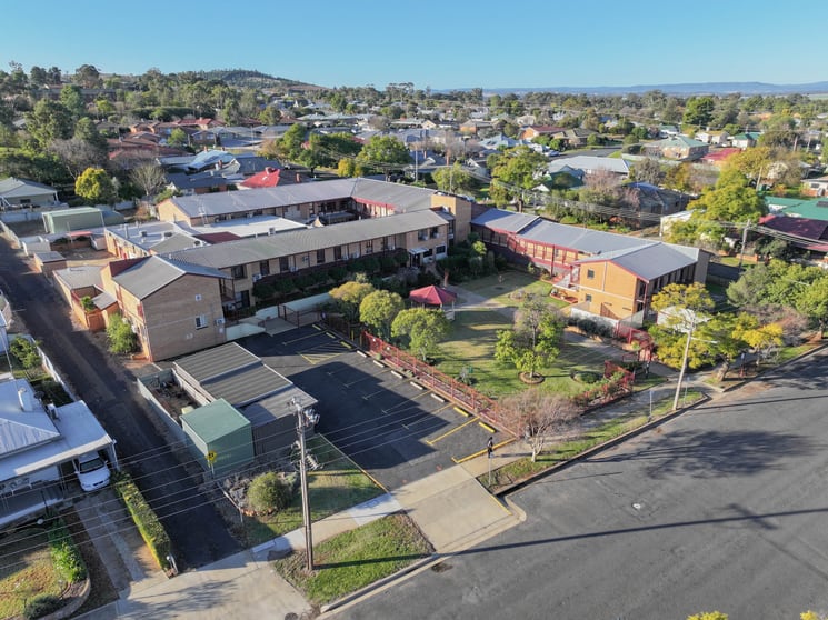 Click to view all images 46 Orange Street Parkes NSW 2870 - Image 2