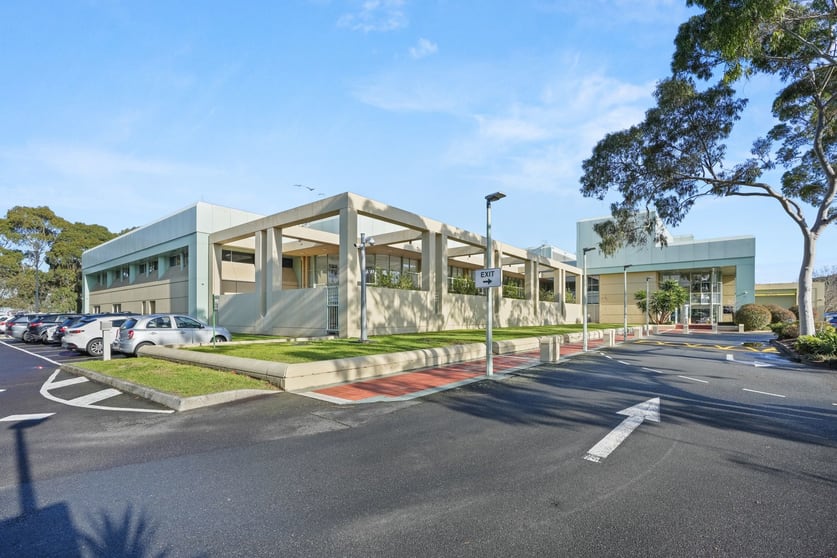Click to view all images 122 Lewis Road Wantirna South VIC 3152 - Image 3