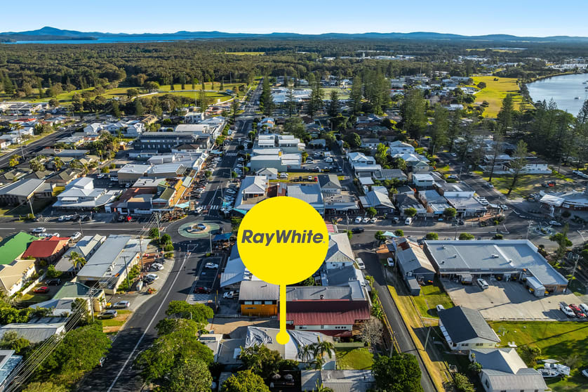 Click to view all images 13 Coldstream Street Yamba NSW 2464 - Image 1
