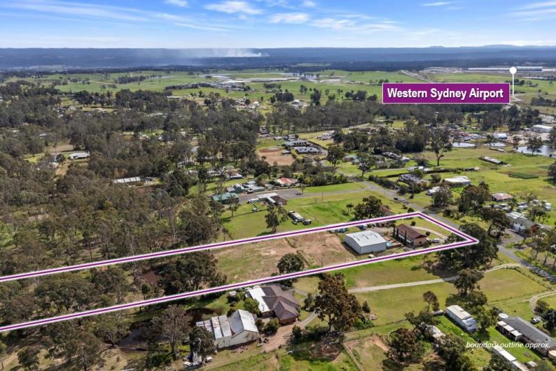 Click to view all images Whole/125 Avon Road Bringelly NSW 2556 - Image 2