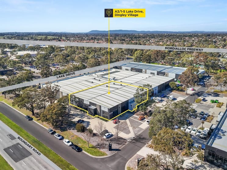 Click to view all images A3/1-5 Lake Dr Dingley Village VIC 3172 - Image 3