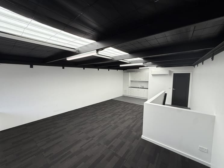 Click to view all images 21 Rosie Place Altona VIC 3018 - Image 3