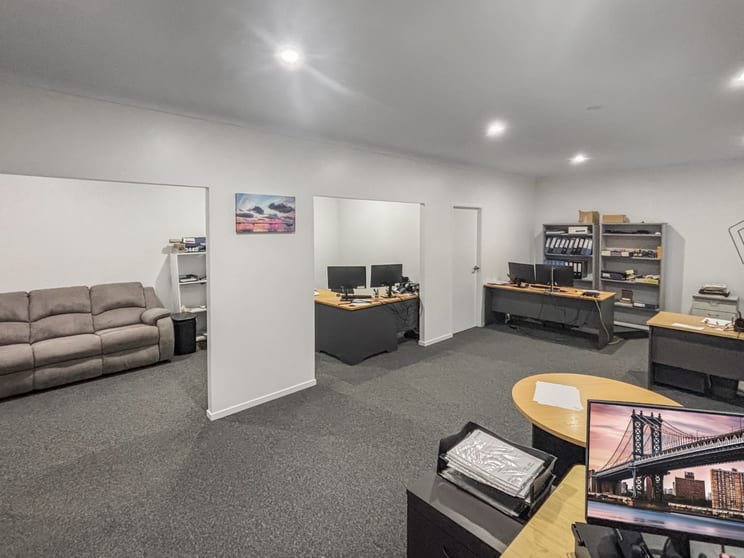 Click to view all images 4/28-30 Geo Hawkins Crescent Corbould Park QLD 4551 - Image 2