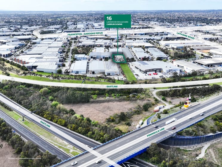 Click to view all images 16 Lakewood Boulevard Carrum Downs VIC 3201 - Image 2