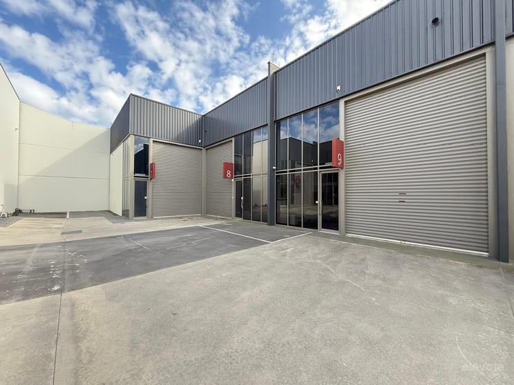 Click to view all images 9/4-6 Malibu Circuit Carrum Downs VIC 3201 - Image 1
