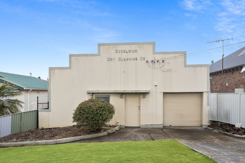 Click to view all images 14 Kembla Street Port Kembla NSW 2505 - Image 1