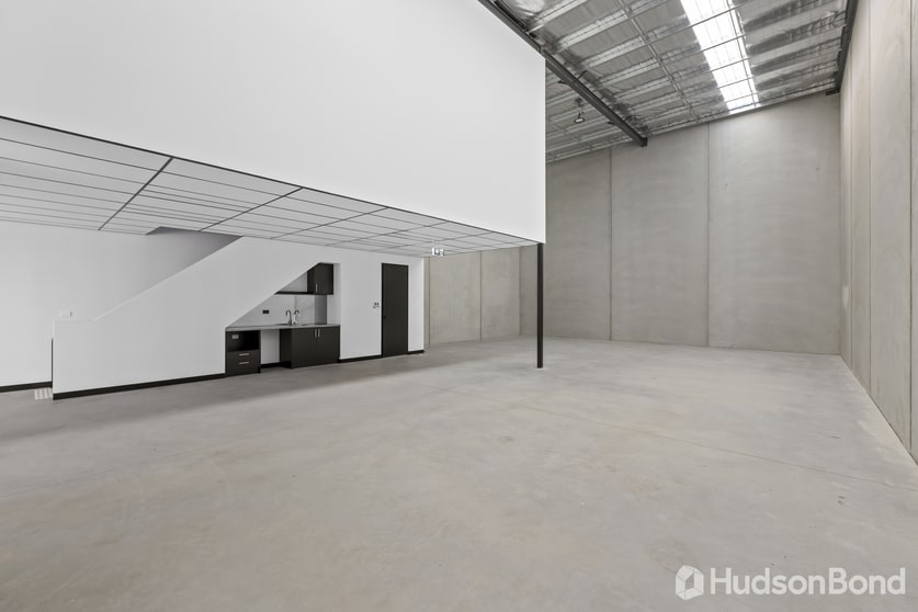Click to view all images 30/2 Cobham Street Reservoir VIC 3073 - Image 3