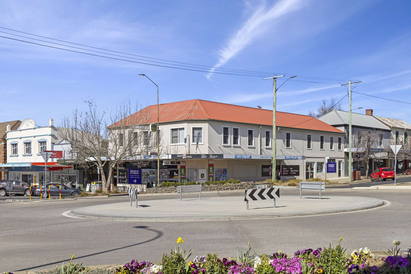 Click to view all images 158 Sharp Street Cooma NSW 2630 - Image 1