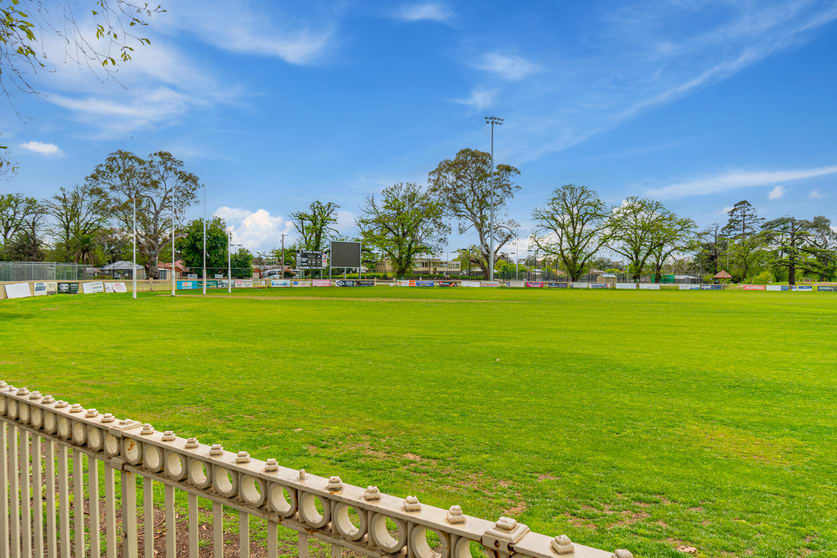 Click to view all images 14/30 Fisken Street Maddingley VIC 3340 - Image 3