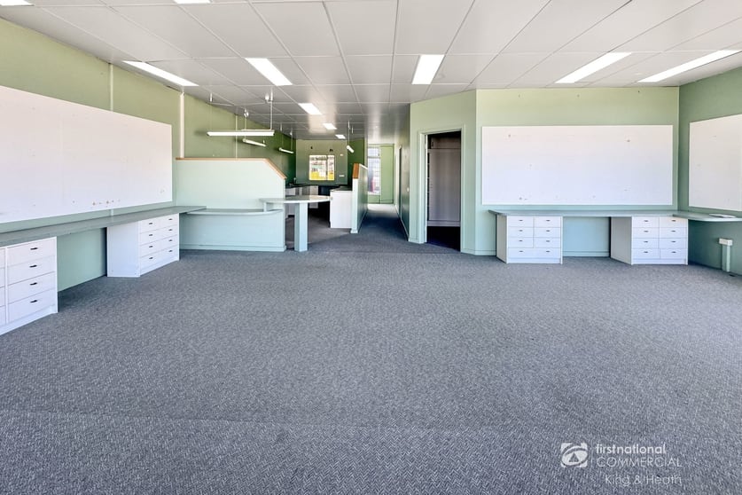 361 Esplanade Lakes Entrance VIC 3909 - Image 3