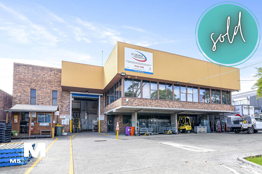 19 Garema Circuit Kingsgrove NSW 2208 - Image 2