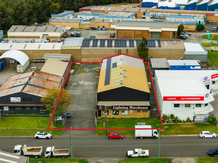Click to view all images 3 Mineral Road Oak Flats NSW 2529 - Image 2
