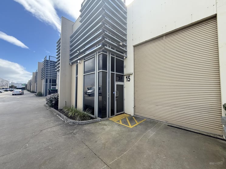 Click to view all images 15/9 Elite Way Carrum Downs VIC 3201 - Image 2