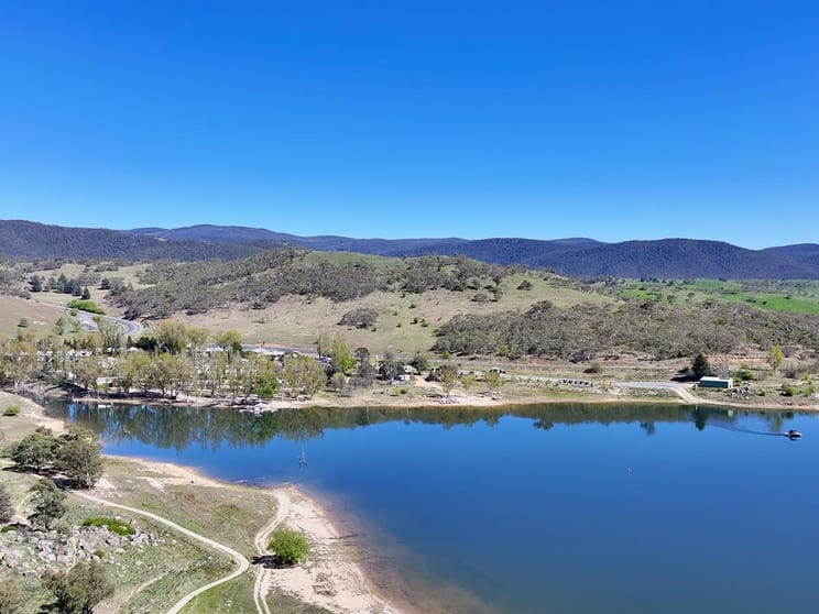 Click to view all images Lake Jindabyne Village Jindabyne NSW 2627 - Image 3