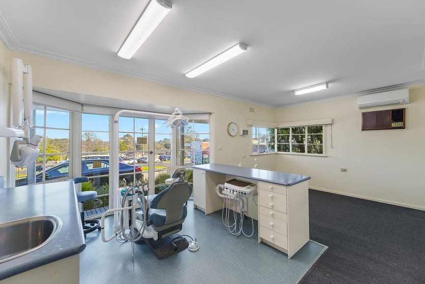 Click to view all images 277 Boronia Road Boronia VIC 3155 - Image 2