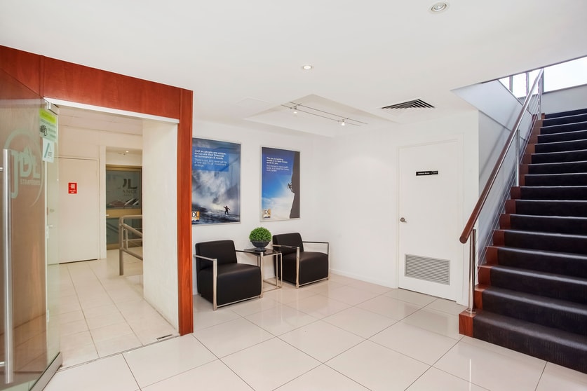 Click to view all images 11/17 Karp Court Bundall QLD 4217 - Image 3