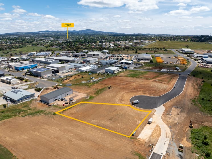 Click to view all images 22 Elwin Drive Orange NSW 2800 - Image 1