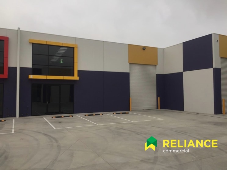 5/5 Integration Court Truganina VIC 3029 - Image 2