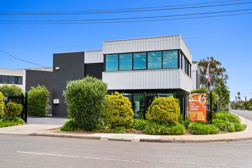 Click to view all images 25 Orange Street Williamstown North VIC 3016 - Image 1